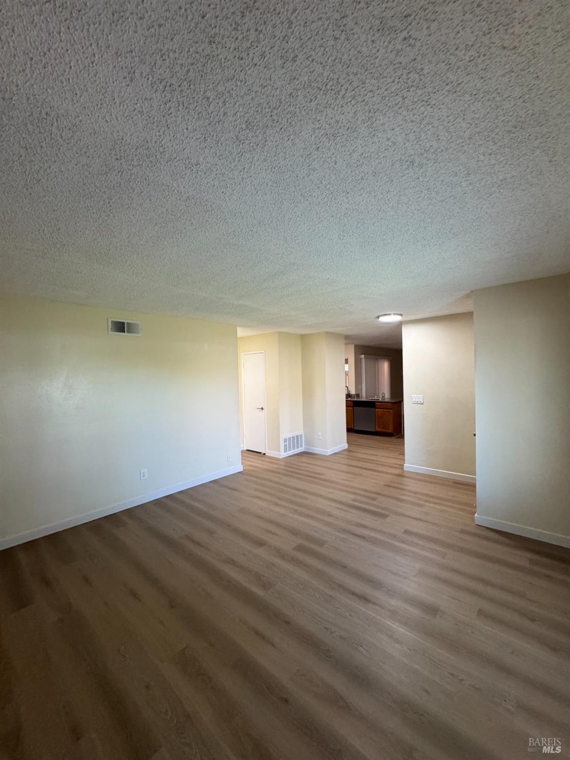 Detail Gallery Image 3 of 58 For 120 Merrimac Ct, Vallejo,  CA 94589 - 3 Beds | 2 Baths