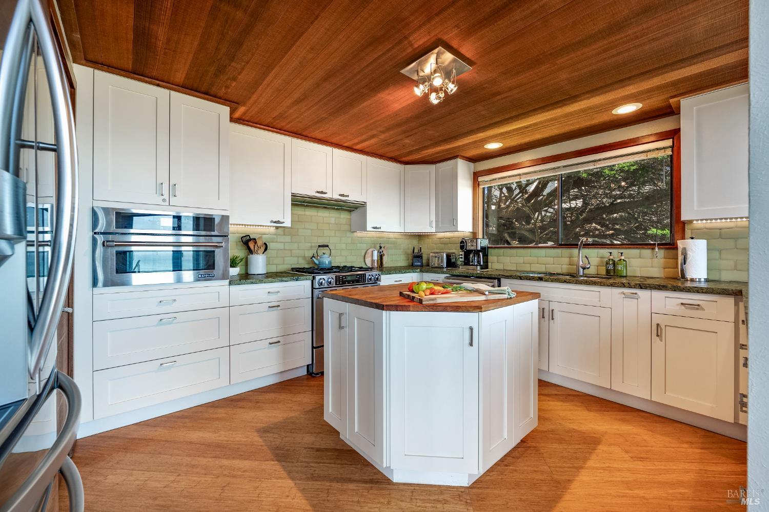 Detail Gallery Image 16 of 54 For 19906 Oyster Catcher Loop, Bodega Bay,  CA 94923 - 2 Beds | 2 Baths
