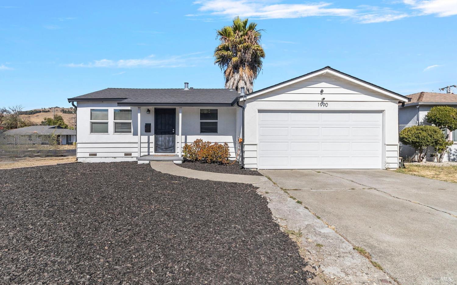 Detail Gallery Image 1 of 33 For 1990 Griffin Dr, Vallejo,  CA 94589 - 3 Beds | 2 Baths