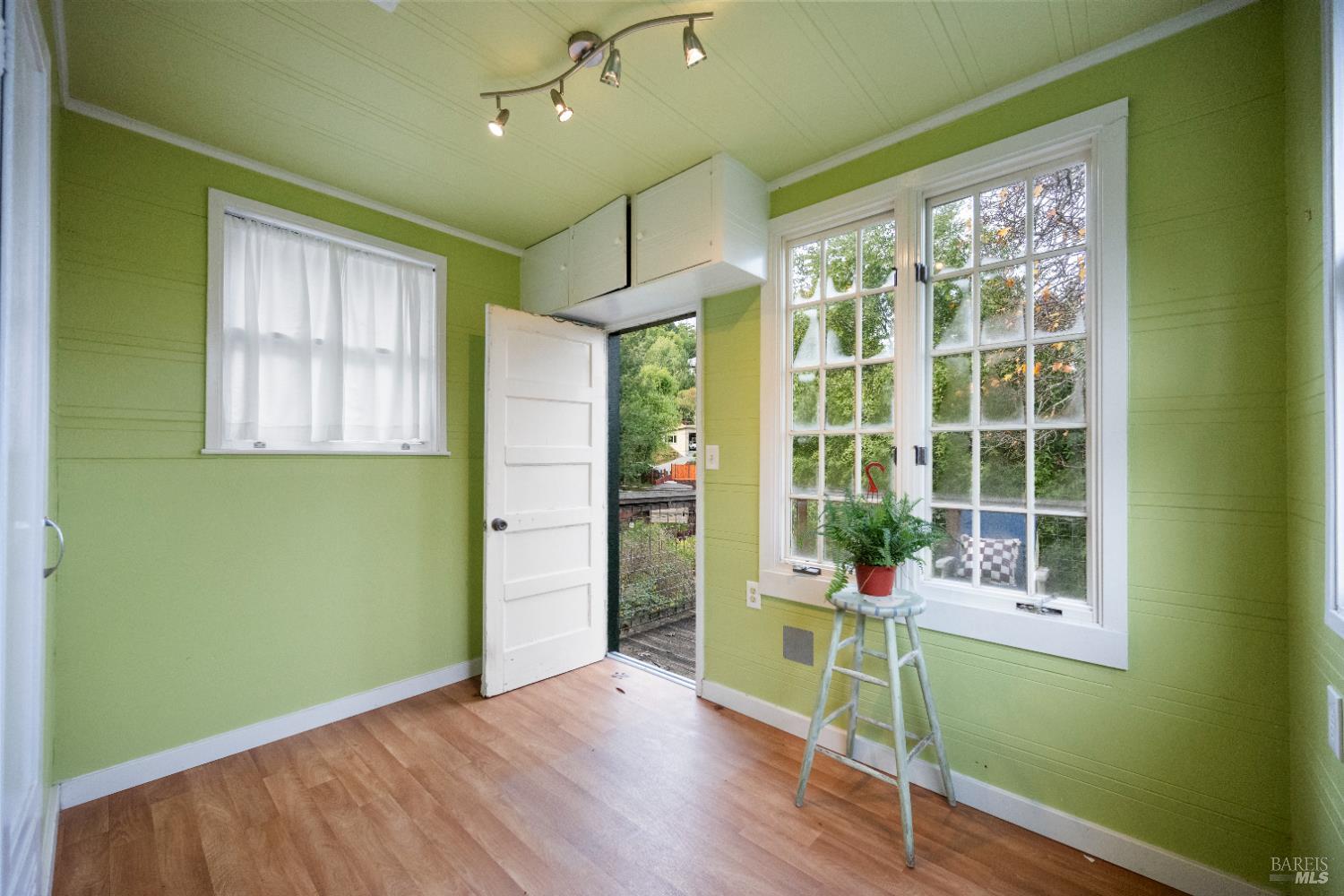 Detail Gallery Image 15 of 24 For 142 Bungalow Ave, San Rafael,  CA 94901 - – Beds | – Baths