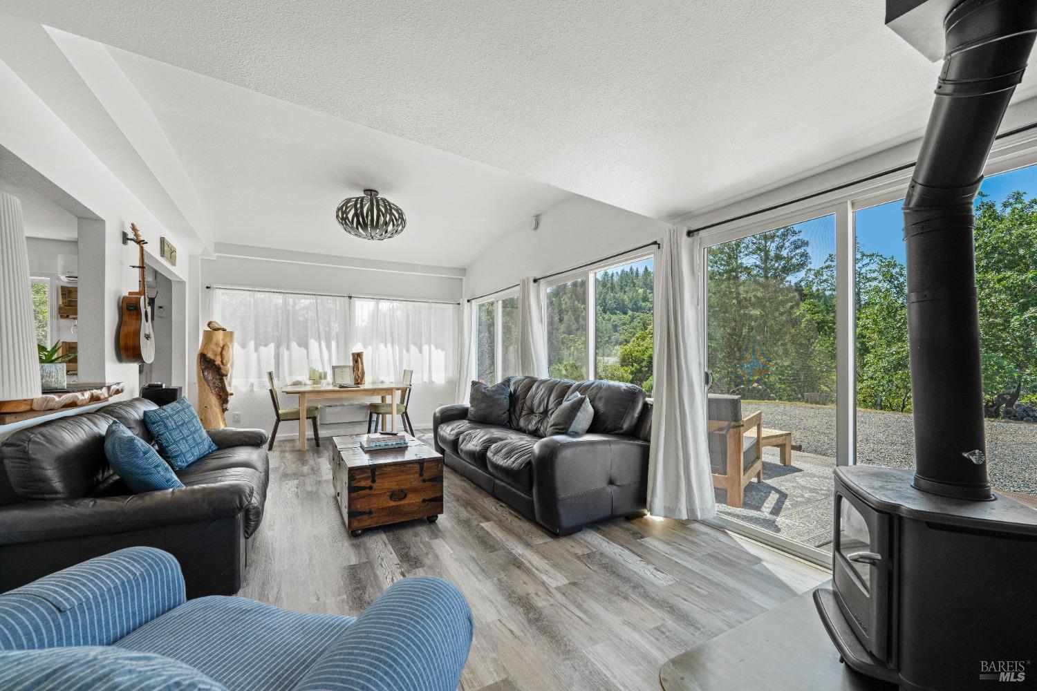 Detail Gallery Image 18 of 58 For 22855 Chianti Rd, Geyserville,  CA 95441 - 5 Beds | 3/1 Baths