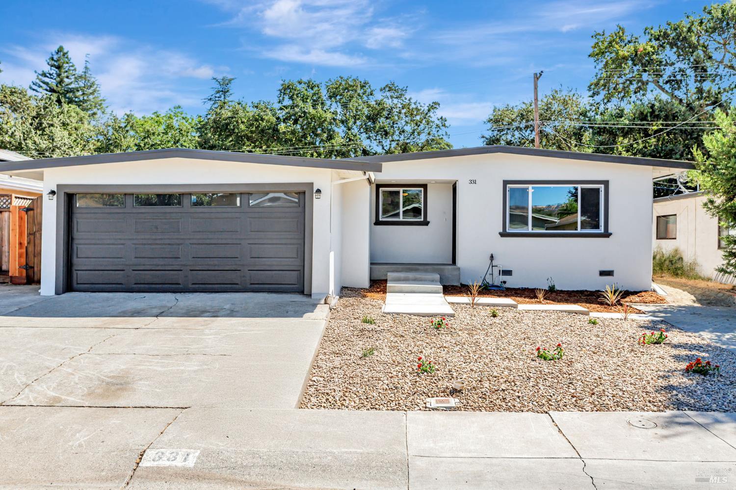 Detail Gallery Image 1 of 33 For 331 N West St, Vacaville,  CA 95688 - 3 Beds | 2 Baths