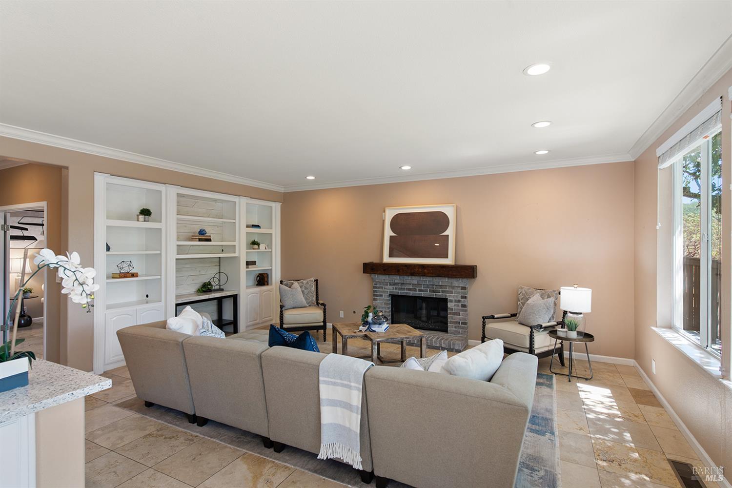 Detail Gallery Image 15 of 35 For 1209 Davida Ct, Windsor,  CA 95492 - 5 Beds | 3 Baths