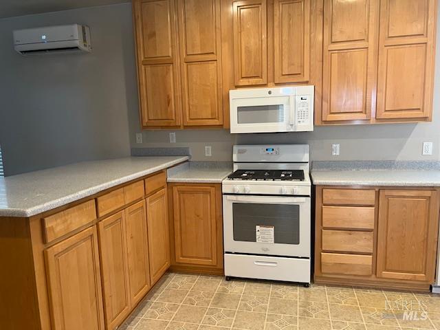 Detail Gallery Image 17 of 37 For 2924 Meadow Creek Rd, Clearlake Oaks,  CA 95423 - 2 Beds | 2 Baths