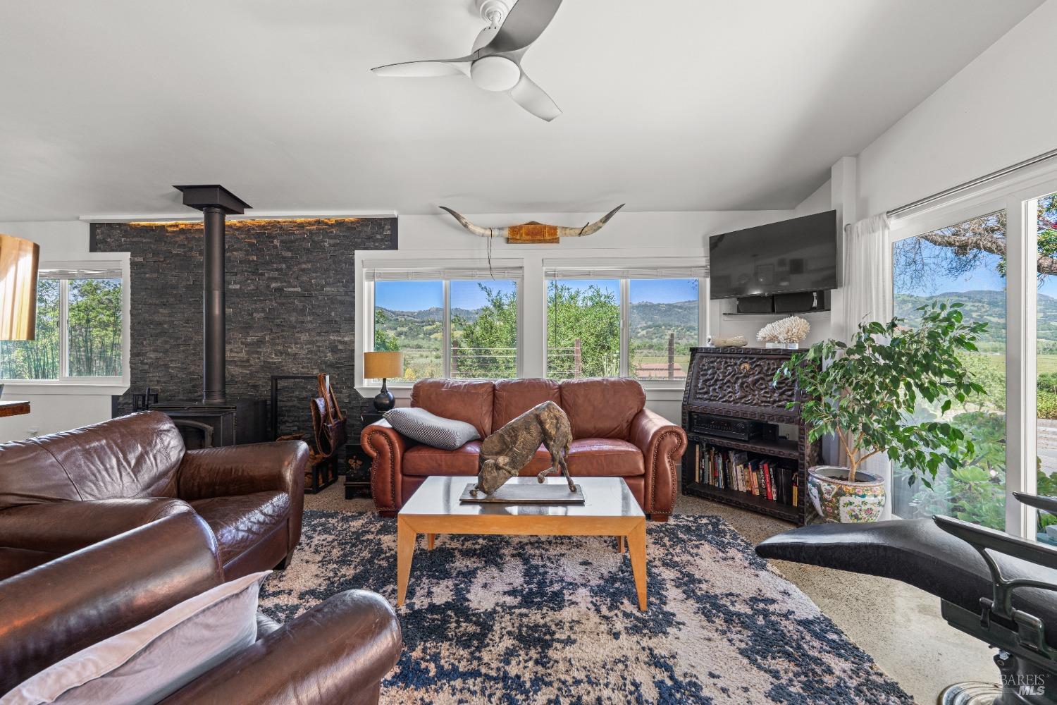 Detail Gallery Image 34 of 58 For 22855 Chianti Rd, Geyserville,  CA 95441 - 5 Beds | 3/1 Baths
