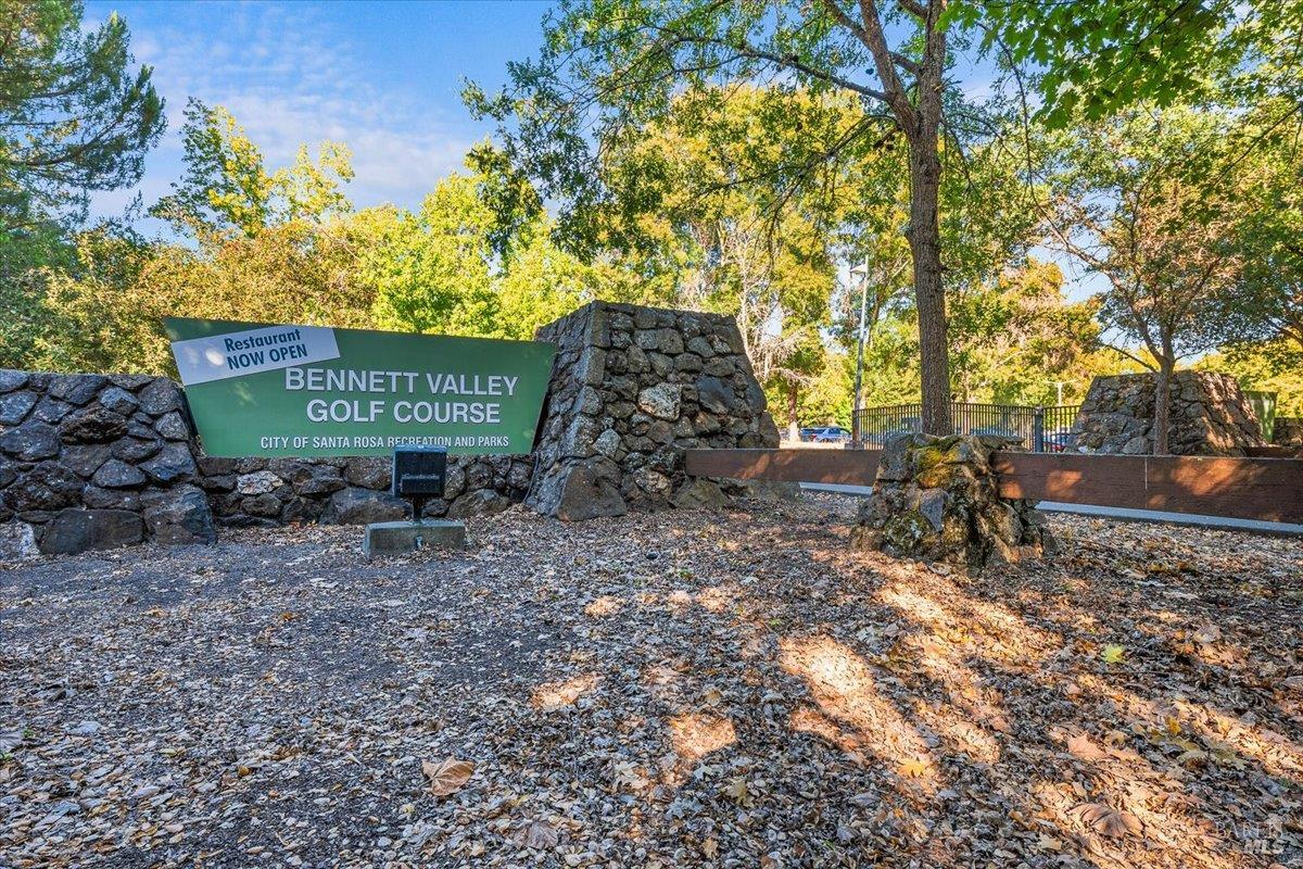 Detail Gallery Image 37 of 39 For 2707 Lakeview Dr, Santa Rosa,  CA 95405 - 2 Beds | 1 Baths