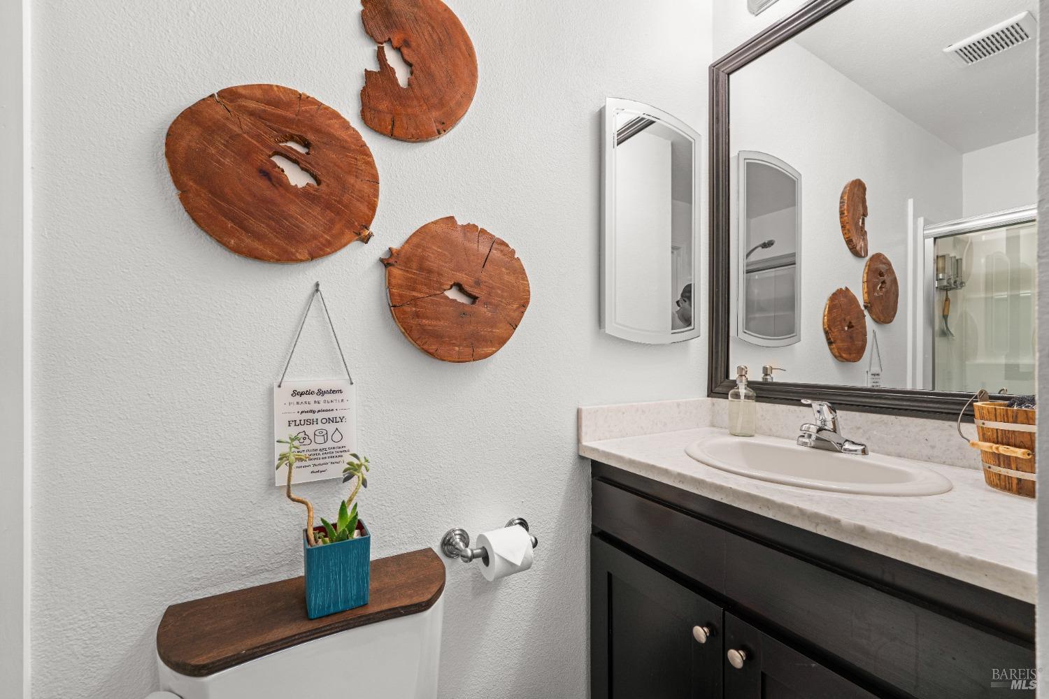 Detail Gallery Image 22 of 58 For 22855 Chianti Rd, Geyserville,  CA 95441 - 5 Beds | 3/1 Baths