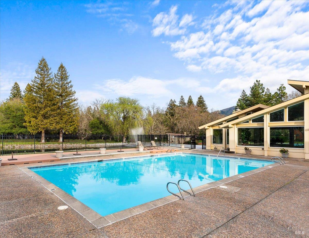 Detail Gallery Image 39 of 39 For 2707 Lakeview Dr, Santa Rosa,  CA 95405 - 2 Beds | 1 Baths