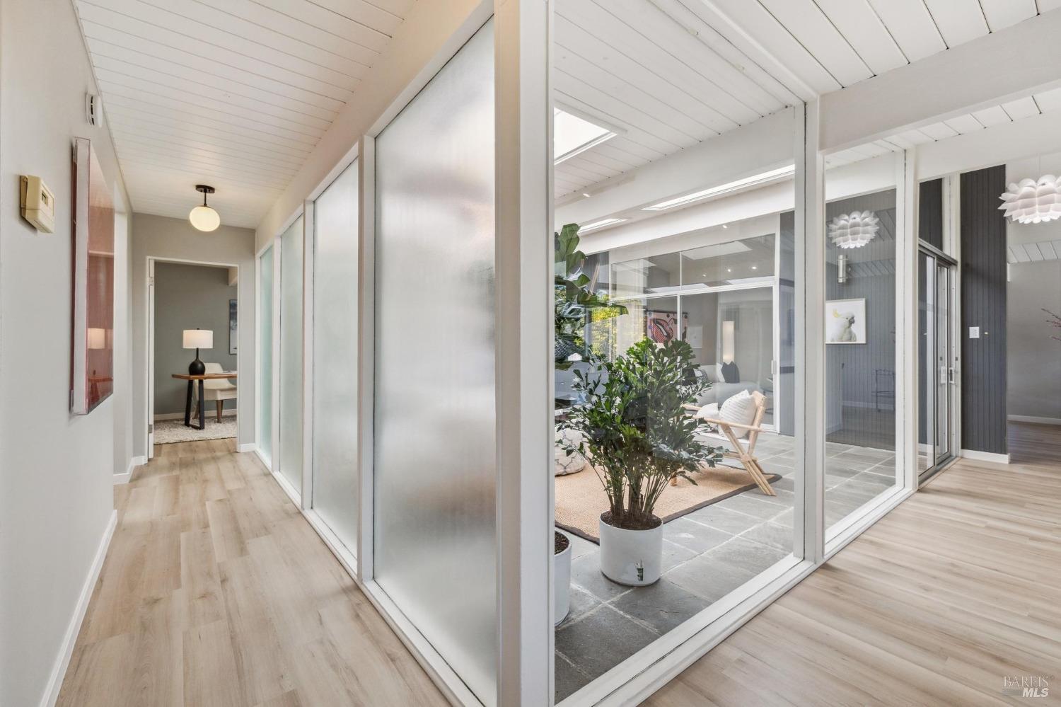 Detail Gallery Image 37 of 47 For 35 Golden Hinde Blvd, San Rafael,  CA 94903 - 4 Beds | 2 Baths