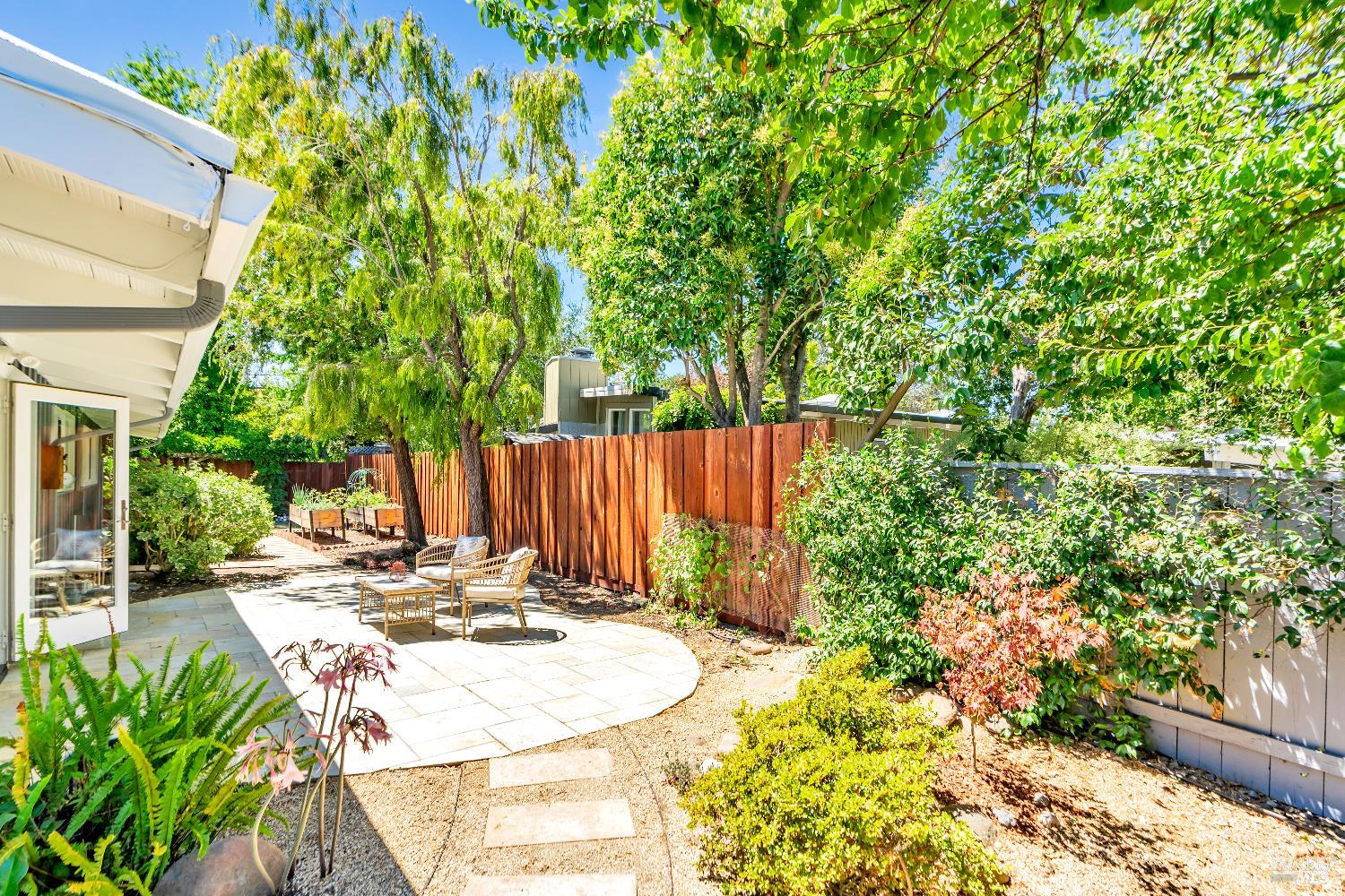 Detail Gallery Image 18 of 23 For 555 Wisteria Way, San Rafael,  CA 94903 - 3 Beds | 2 Baths