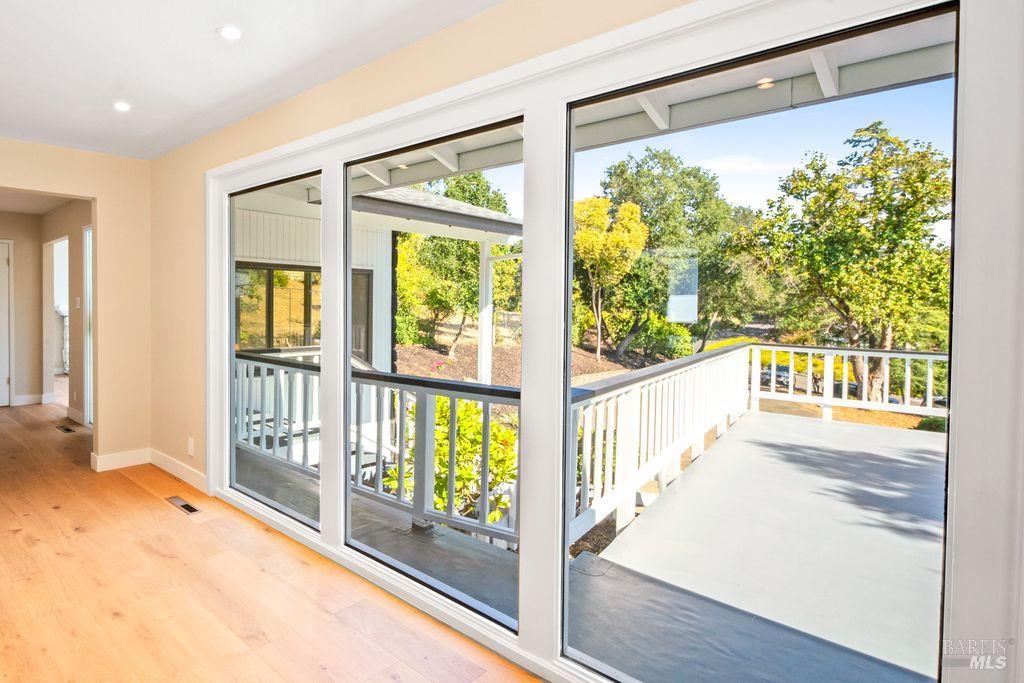 Detail Gallery Image 13 of 70 For 3351 Miraloma Dr, Santa Rosa,  CA 95404 - 4 Beds | 3 Baths