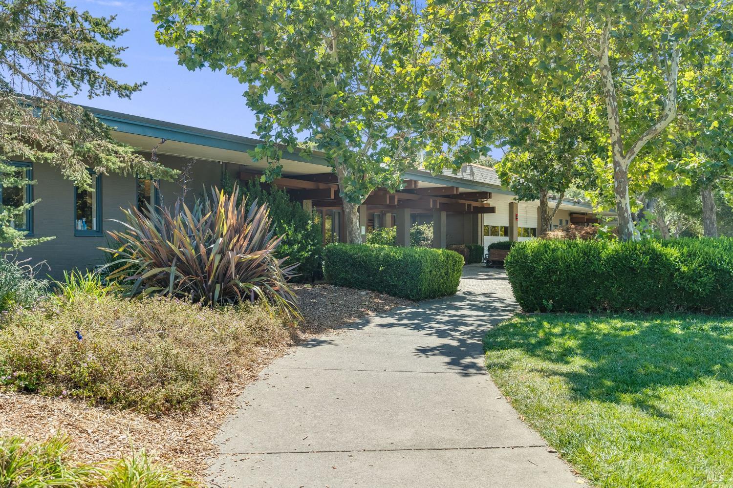 Detail Gallery Image 49 of 51 For 2559 Las Gallinas Ave, San Rafael,  CA 94903 - 5 Beds | 2/1 Baths