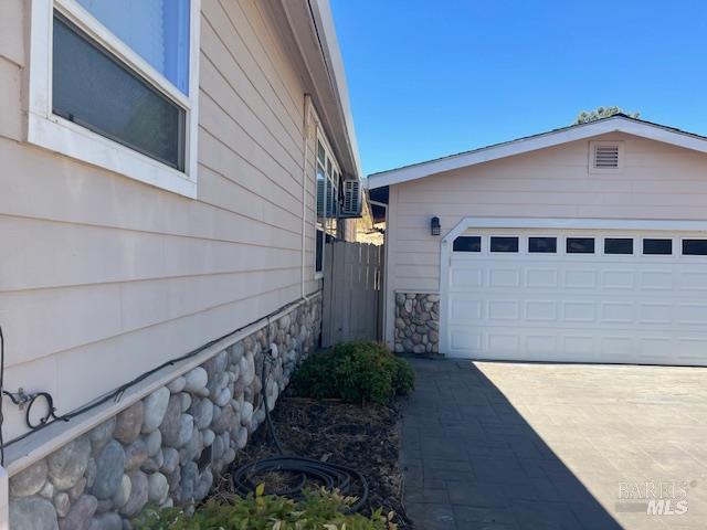 Detail Gallery Image 8 of 37 For 2924 Meadow Creek Rd, Clearlake Oaks,  CA 95423 - 2 Beds | 2 Baths