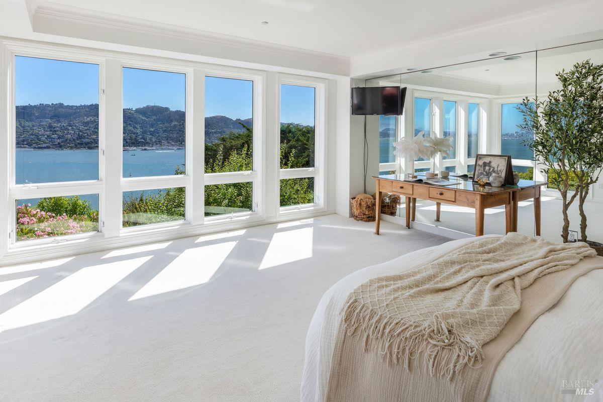 Detail Gallery Image 17 of 61 For 335 Golden Gate Ave, Belvedere,  CA 94920 - 4 Beds | 4/1 Baths