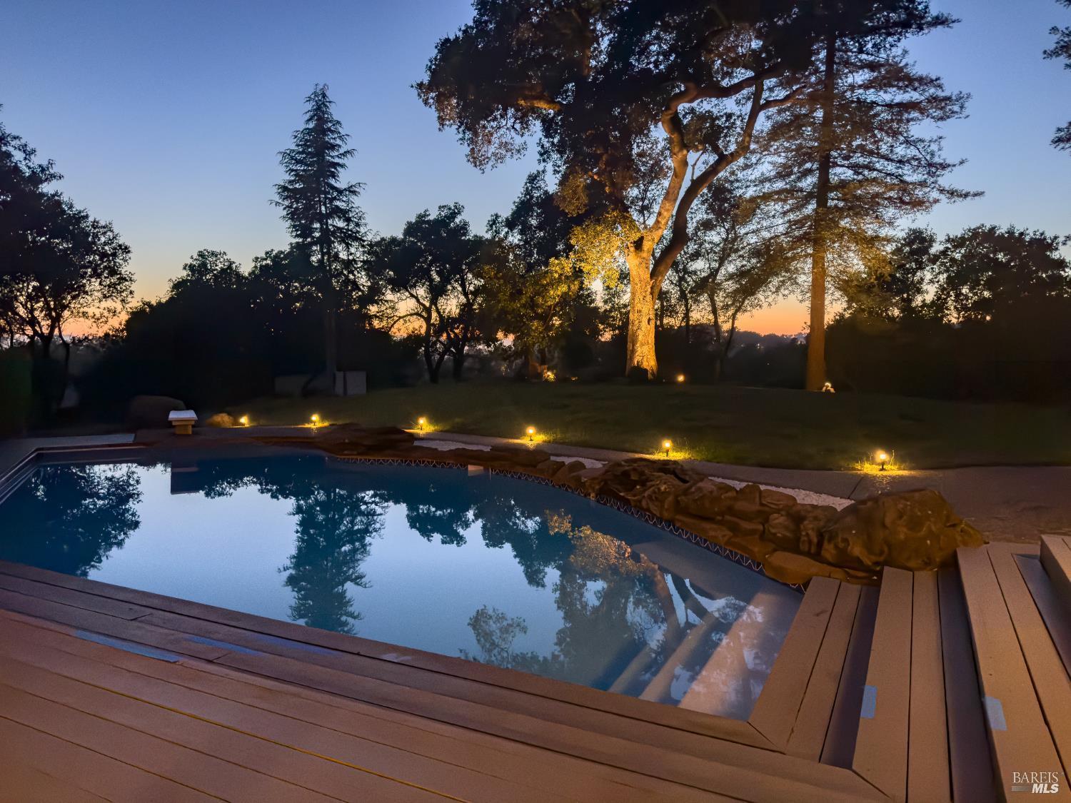 Detail Gallery Image 6 of 70 For 3351 Miraloma Dr, Santa Rosa,  CA 95404 - 4 Beds | 3 Baths