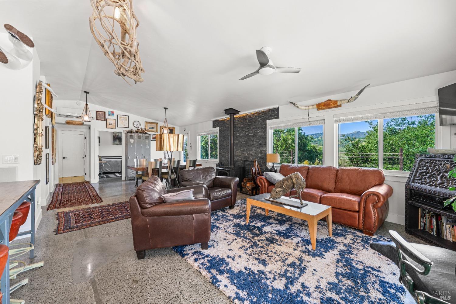Detail Gallery Image 33 of 58 For 22855 Chianti Rd, Geyserville,  CA 95441 - 5 Beds | 3/1 Baths
