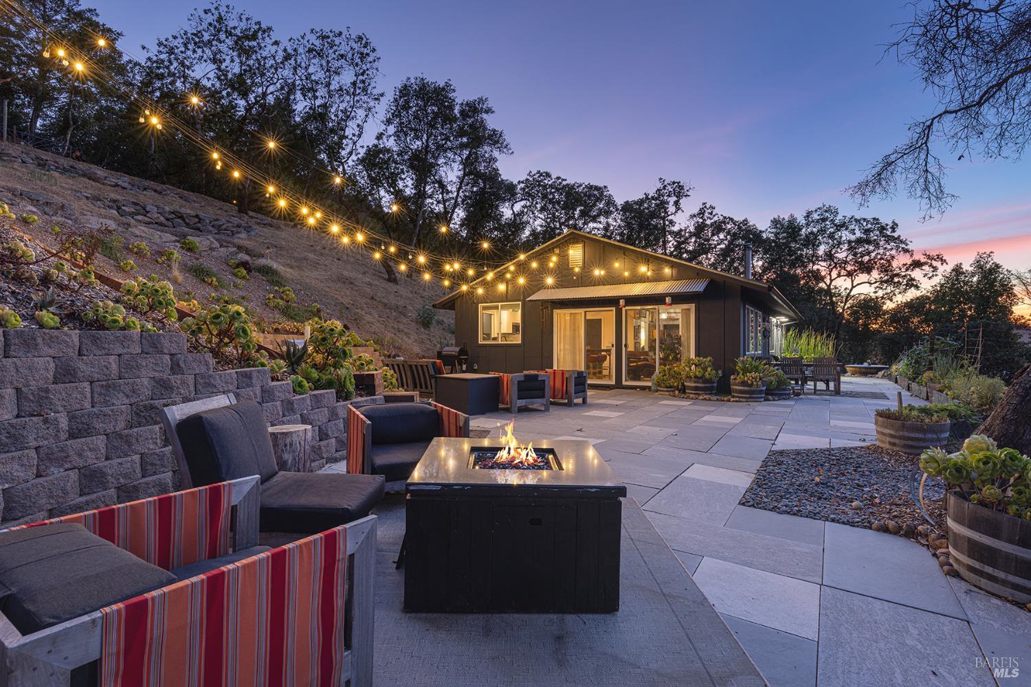 Detail Gallery Image 41 of 58 For 22855 Chianti Rd, Geyserville,  CA 95441 - 5 Beds | 3/1 Baths