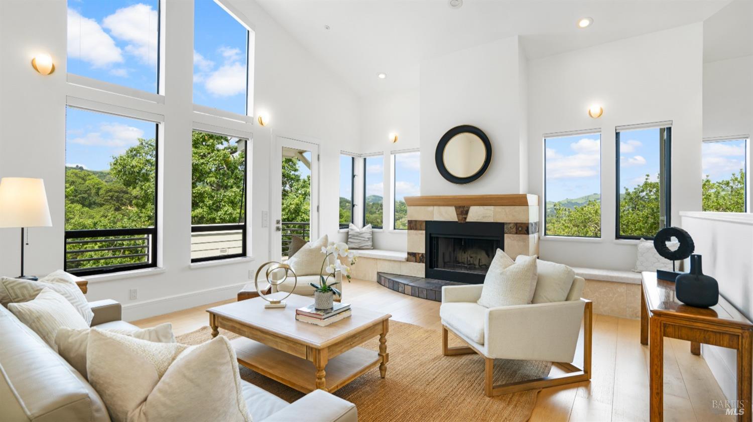Detail Gallery Image 9 of 75 For 55 Wildwood Ln, Novato,  CA 94947 - 4 Beds | 4/1 Baths