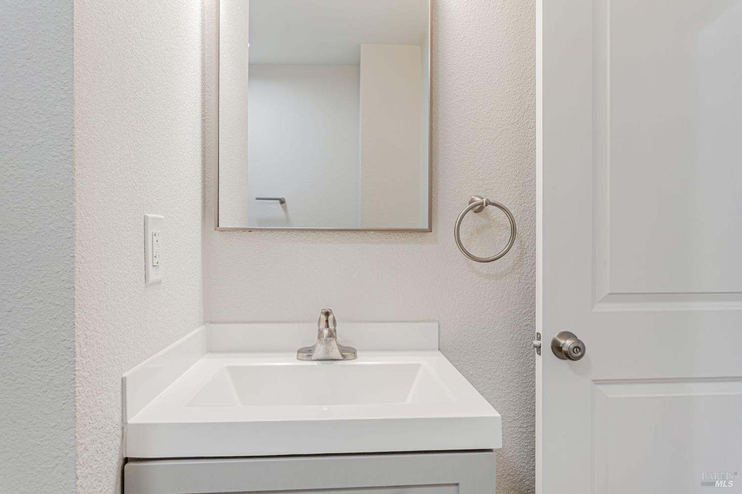 Detail Gallery Image 26 of 33 For 331 N West St, Vacaville,  CA 95688 - 3 Beds | 2 Baths