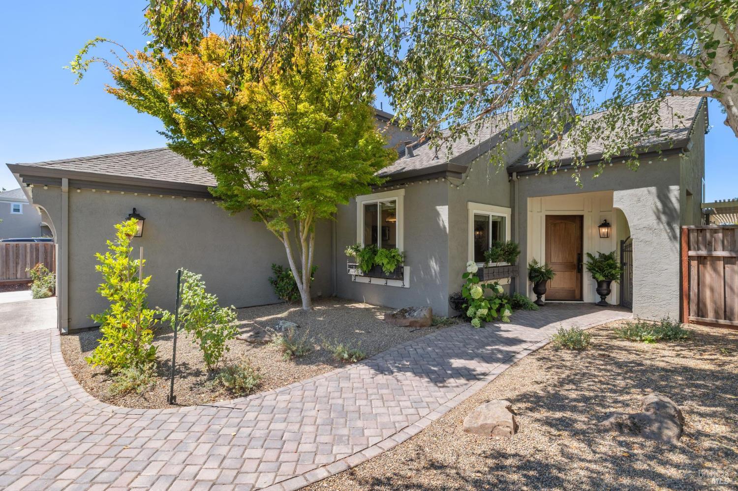 Detail Gallery Image 4 of 82 For 772 Barton Way, Benicia,  CA 94510 - 3 Beds | 2 Baths
