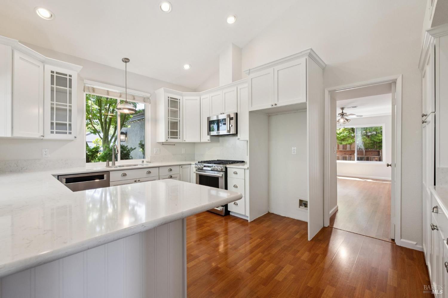 Detail Gallery Image 21 of 82 For 772 Barton Way, Benicia,  CA 94510 - 3 Beds | 2 Baths