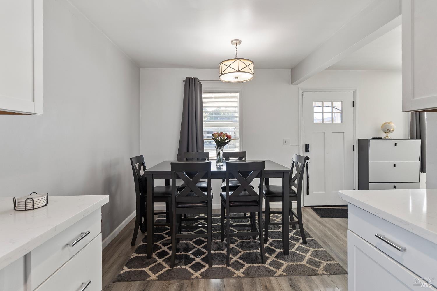 Detail Gallery Image 9 of 33 For 1990 Griffin Dr, Vallejo,  CA 94589 - 3 Beds | 2 Baths