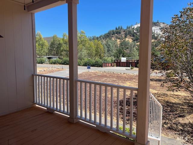 Detail Gallery Image 13 of 37 For 2924 Meadow Creek Rd, Clearlake Oaks,  CA 95423 - 2 Beds | 2 Baths