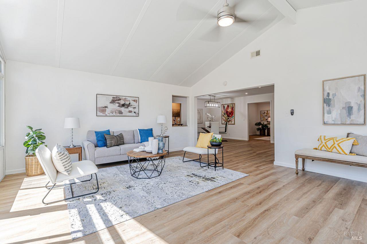 Detail Gallery Image 16 of 38 For 2180 Las Gallinas Ave, San Rafael,  CA 94903 - 3 Beds | 2 Baths