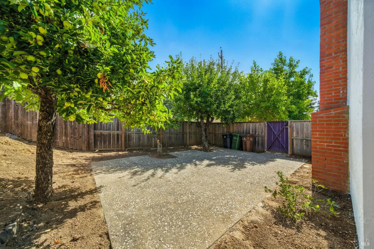 Detail Gallery Image 35 of 51 For 2559 Las Gallinas Ave, San Rafael,  CA 94903 - 5 Beds | 2/1 Baths