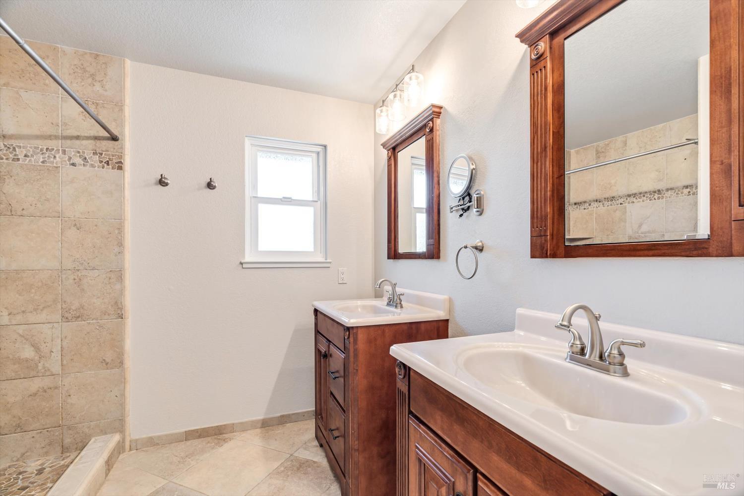 Detail Gallery Image 10 of 35 For 212 Mendelssohn Ct, Cotati,  CA 94931 - 3 Beds | 2/1 Baths