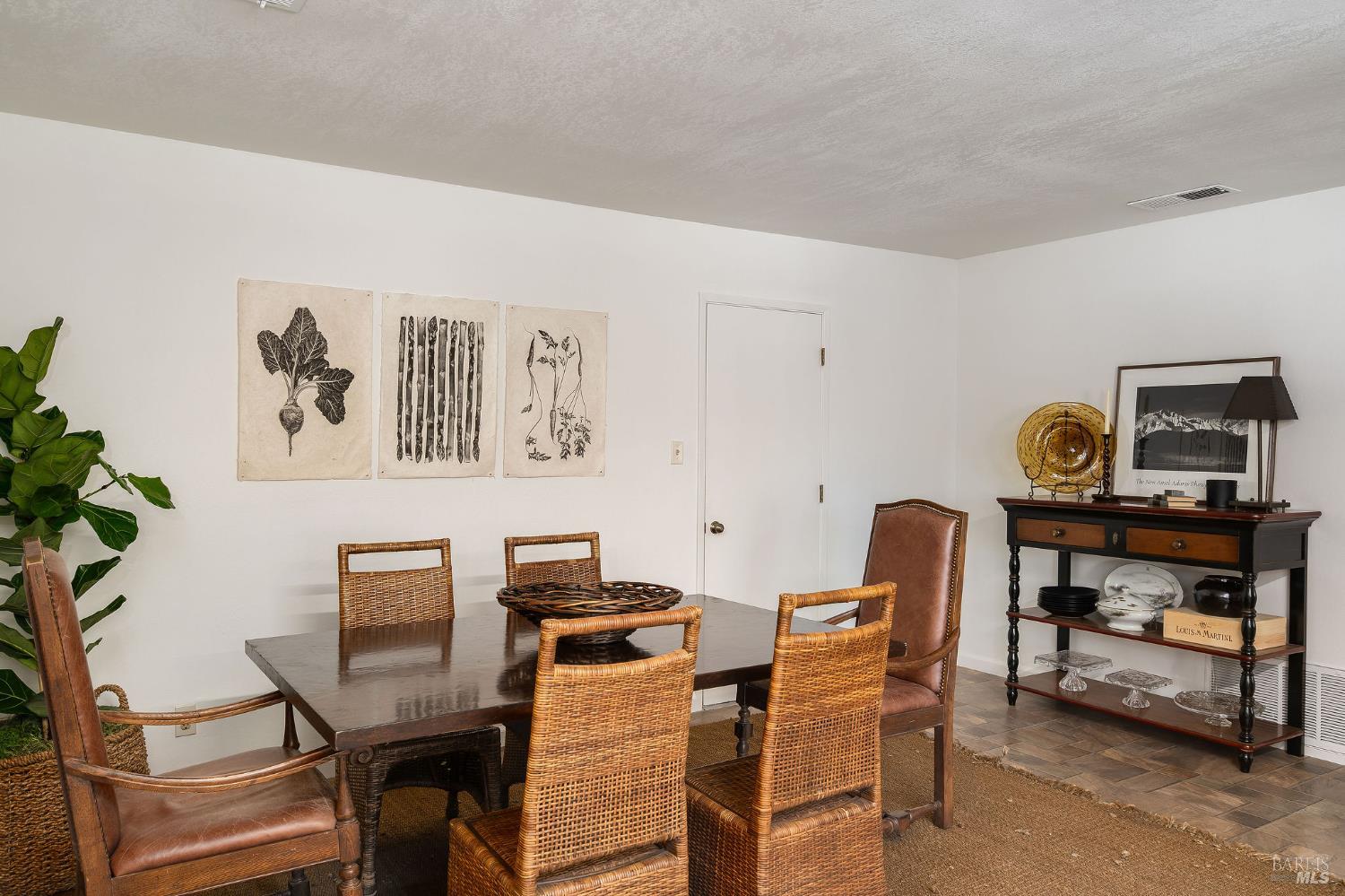 Detail Gallery Image 13 of 36 For 1560 Salvador Ave, Napa,  CA 94558 - 3 Beds | 2 Baths