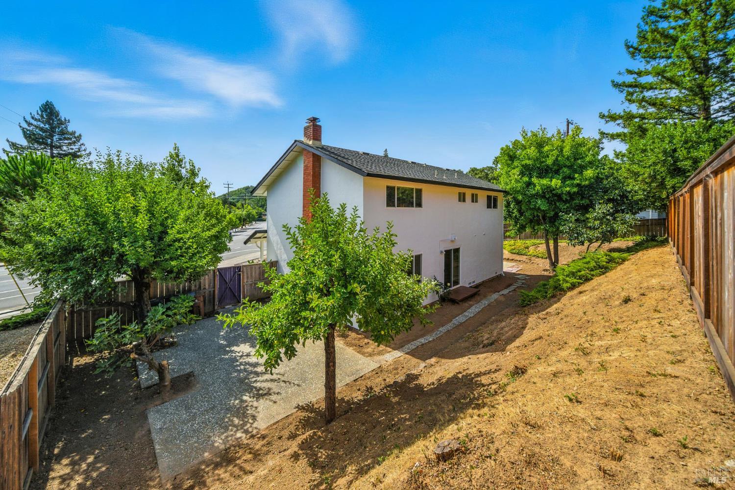 Detail Gallery Image 29 of 51 For 2559 Las Gallinas Ave, San Rafael,  CA 94903 - 5 Beds | 2/1 Baths