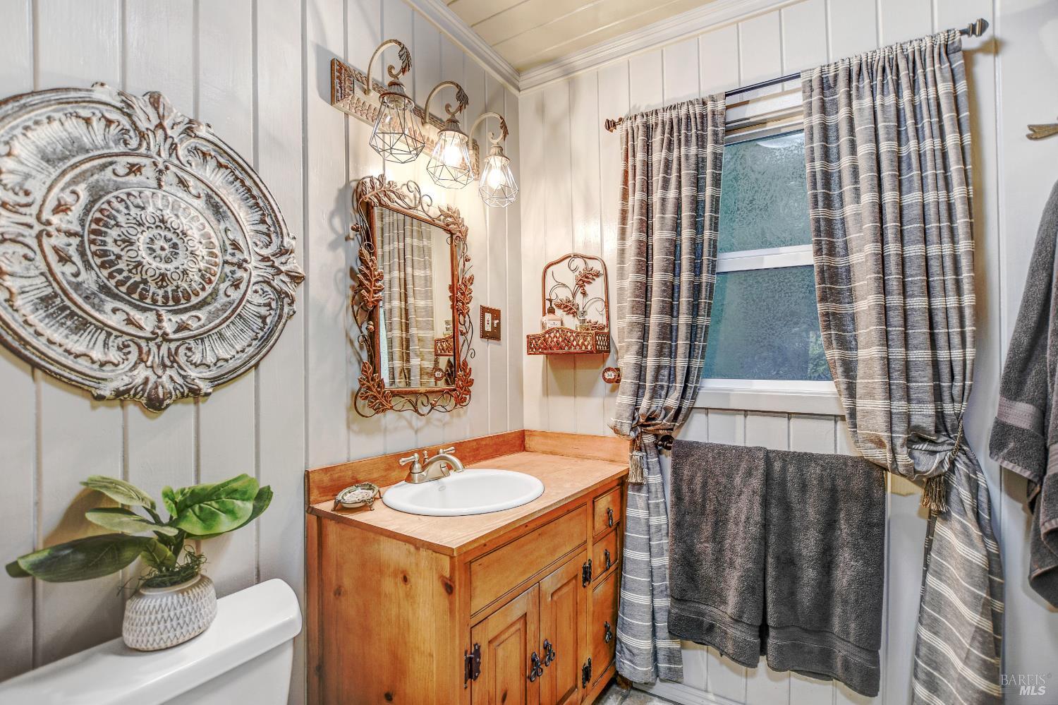 Detail Gallery Image 14 of 38 For 15607 Old Cazadero Rd, Guerneville,  CA 95446 - 1 Beds | 2 Baths