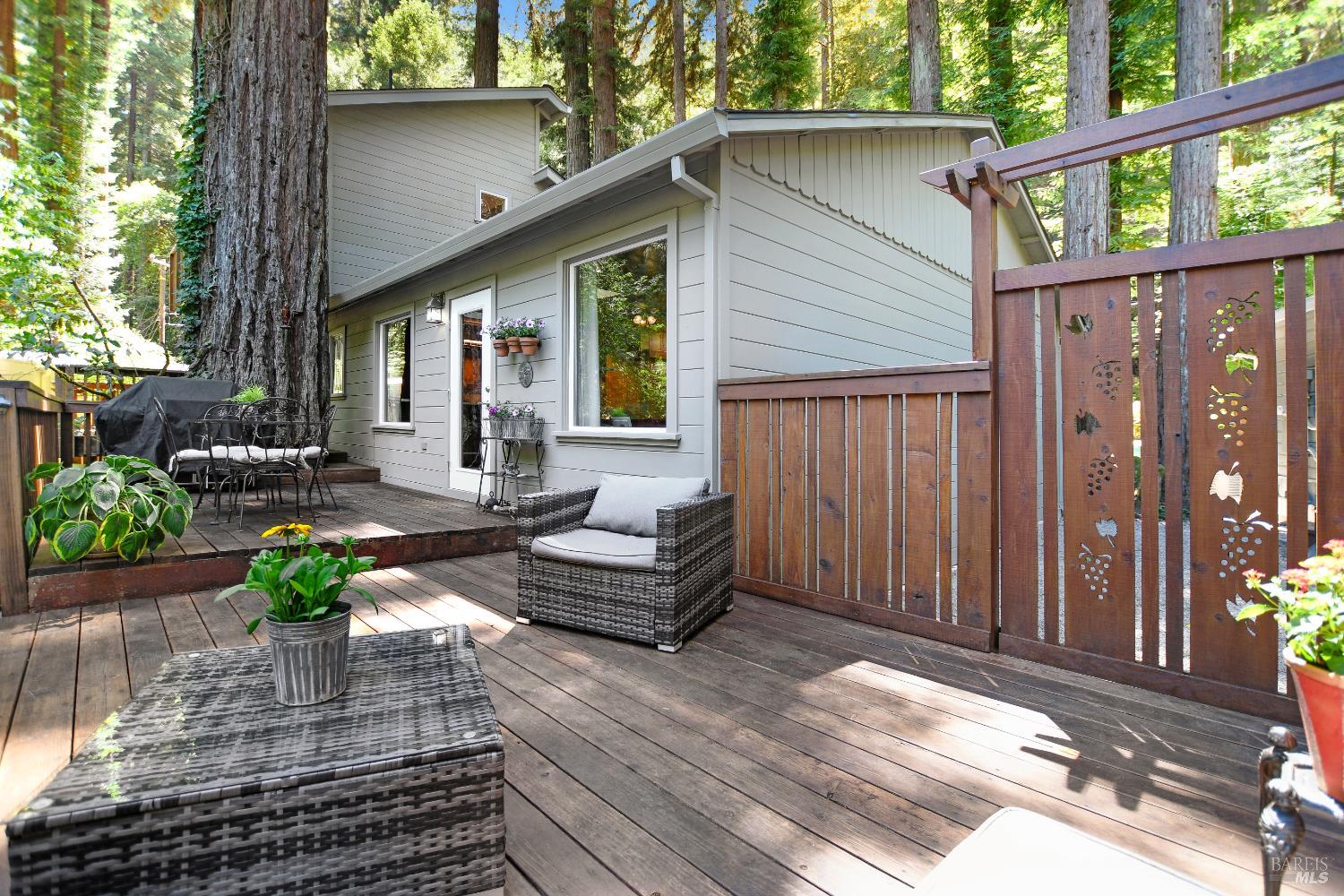 Detail Gallery Image 31 of 38 For 15607 Old Cazadero Rd, Guerneville,  CA 95446 - 1 Beds | 2 Baths