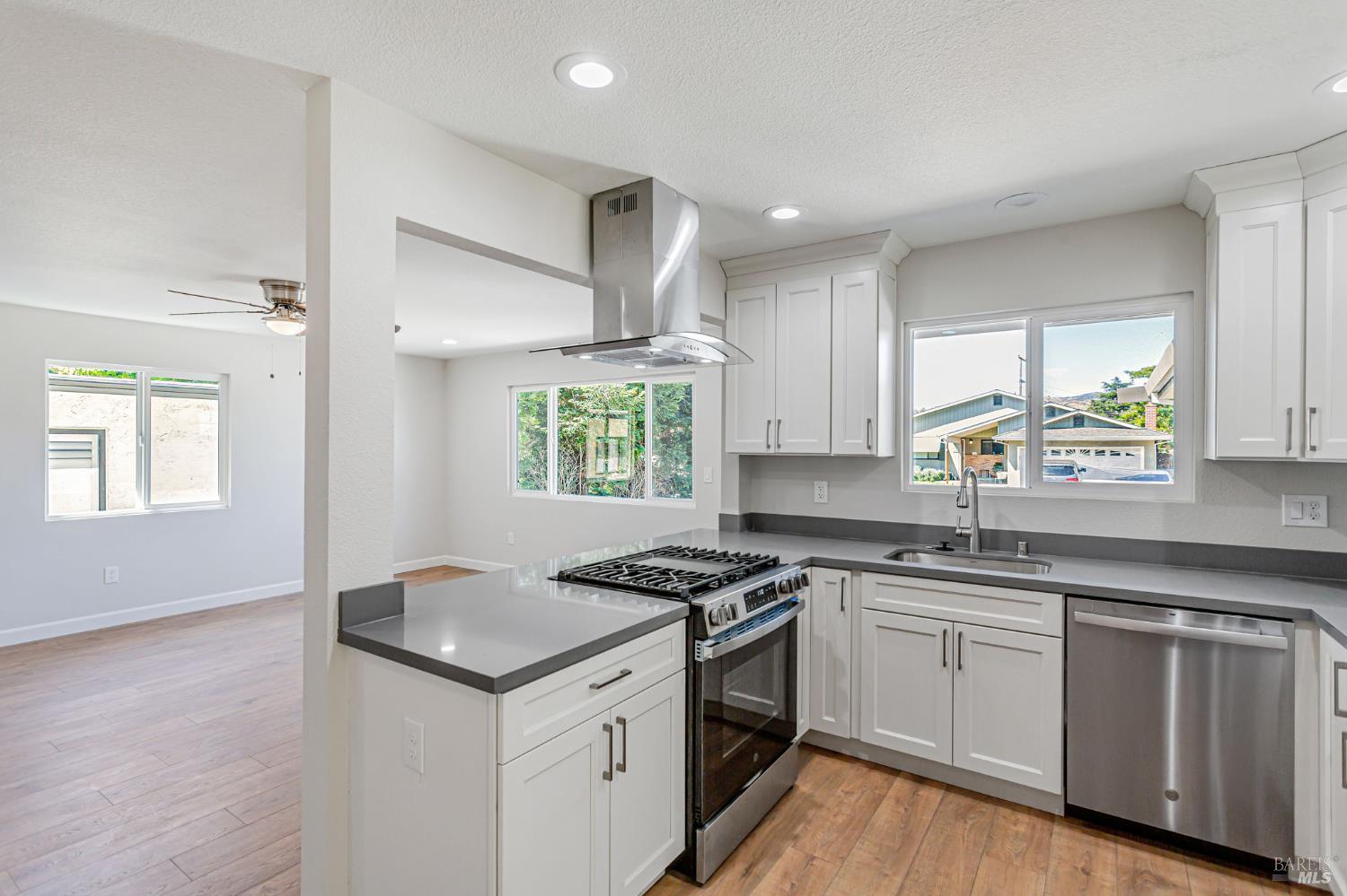 Detail Gallery Image 12 of 33 For 331 N West St, Vacaville,  CA 95688 - 3 Beds | 2 Baths