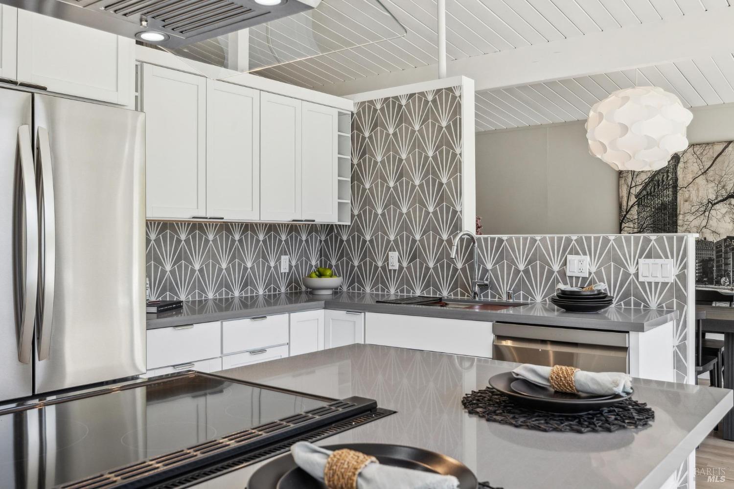 Detail Gallery Image 15 of 47 For 35 Golden Hinde Blvd, San Rafael,  CA 94903 - 4 Beds | 2 Baths