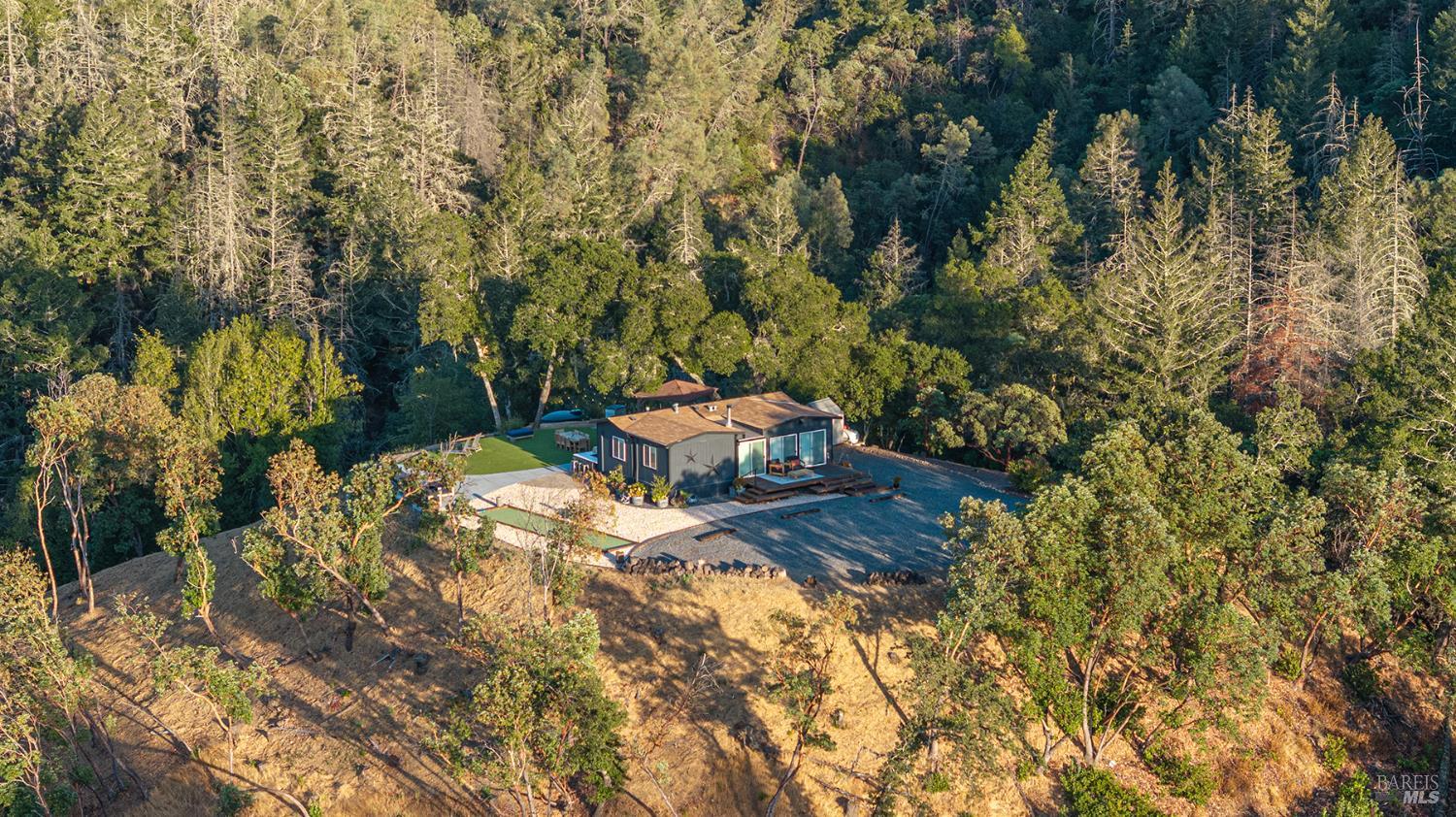 Detail Gallery Image 7 of 58 For 22855 Chianti Rd, Geyserville,  CA 95441 - 5 Beds | 3/1 Baths