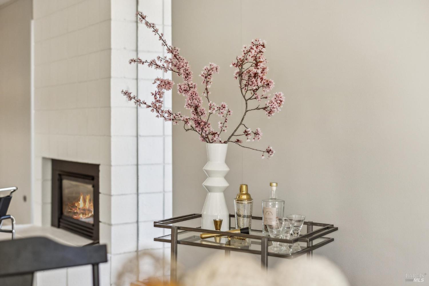 Detail Gallery Image 28 of 47 For 35 Golden Hinde Blvd, San Rafael,  CA 94903 - 4 Beds | 2 Baths