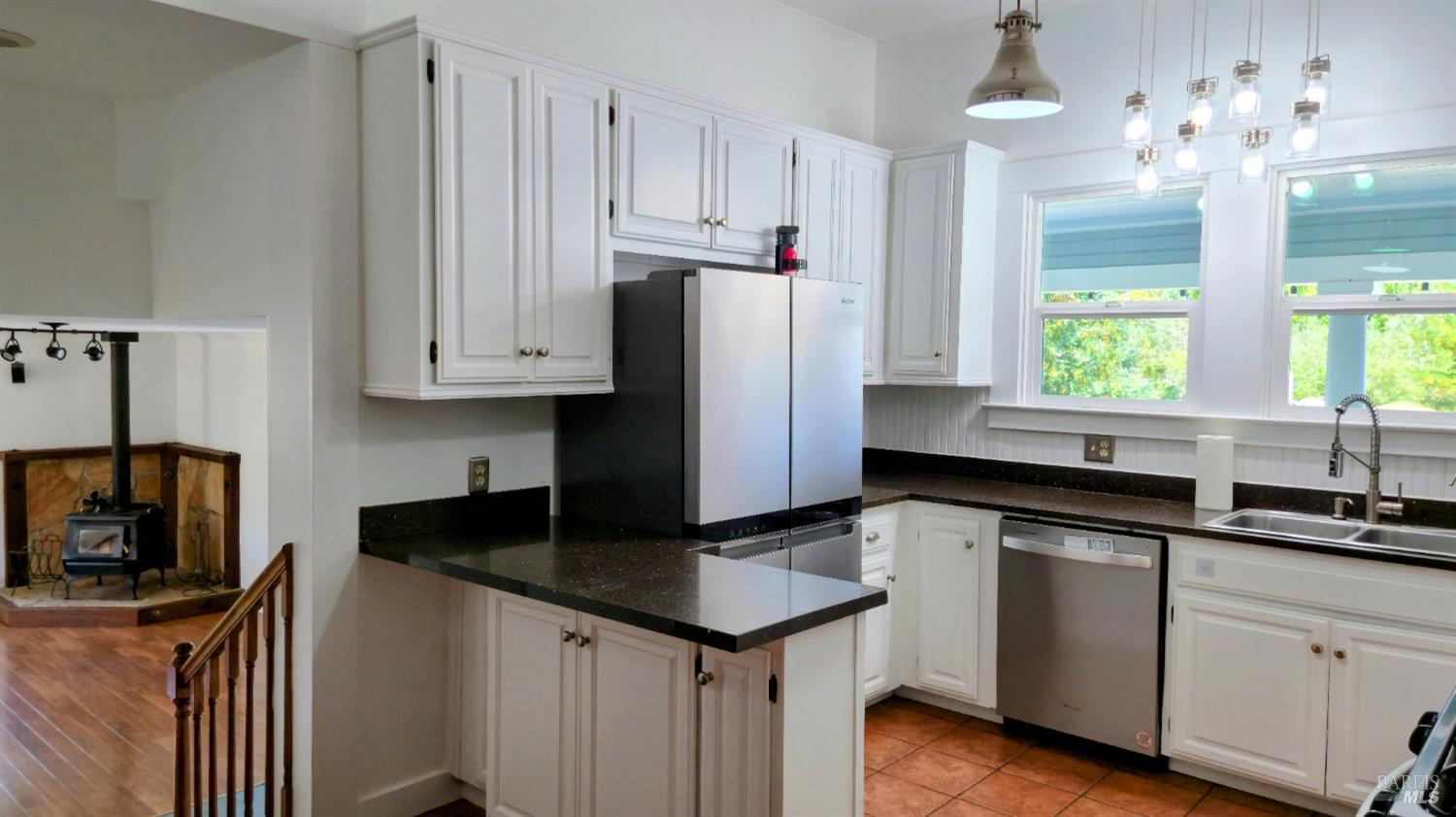 Detail Gallery Image 11 of 46 For 125 Adobe Rd, Penngrove,  CA 94951 - 4 Beds | 3/1 Baths