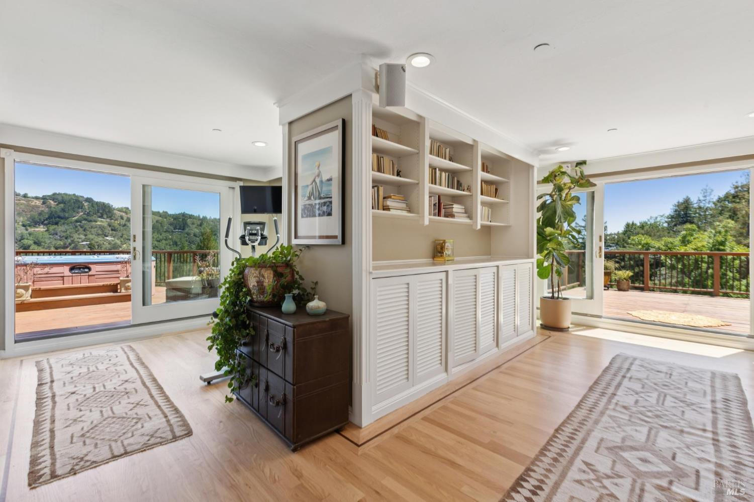 Detail Gallery Image 31 of 60 For 222 Marguerite Ave, Mill Valley,  CA 94941 - 4 Beds | 5 Baths