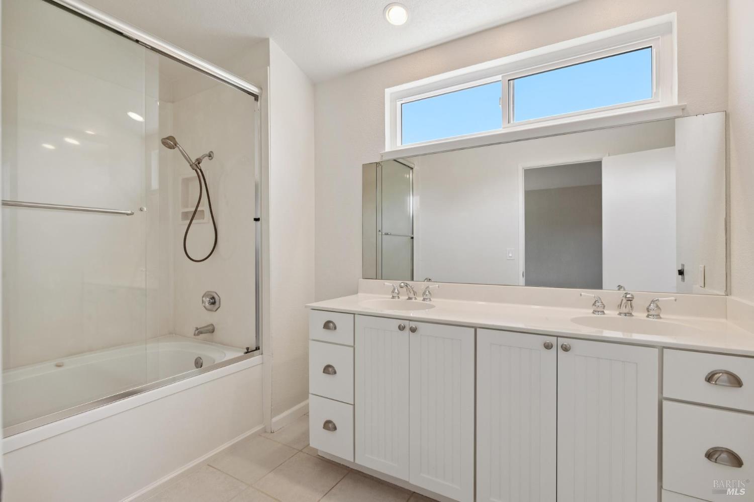 Detail Gallery Image 42 of 82 For 772 Barton Way, Benicia,  CA 94510 - 3 Beds | 2 Baths