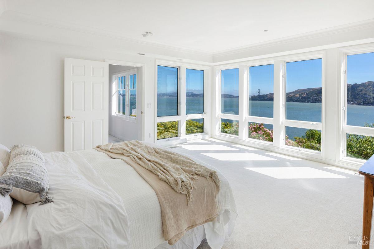 Detail Gallery Image 18 of 61 For 335 Golden Gate Ave, Belvedere,  CA 94920 - 4 Beds | 4/1 Baths