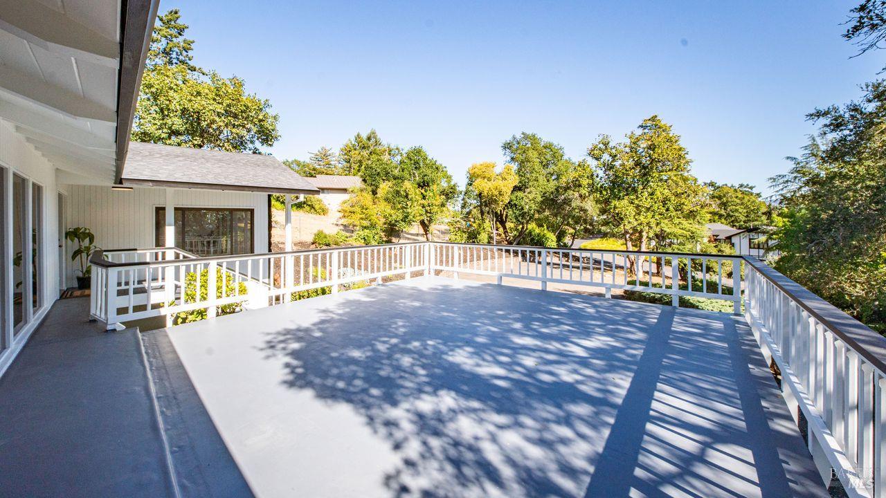 Detail Gallery Image 7 of 70 For 3351 Miraloma Dr, Santa Rosa,  CA 95404 - 4 Beds | 3 Baths