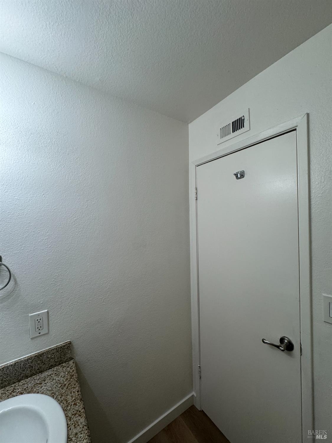 Detail Gallery Image 9 of 58 For 120 Merrimac Ct, Vallejo,  CA 94589 - 3 Beds | 2 Baths