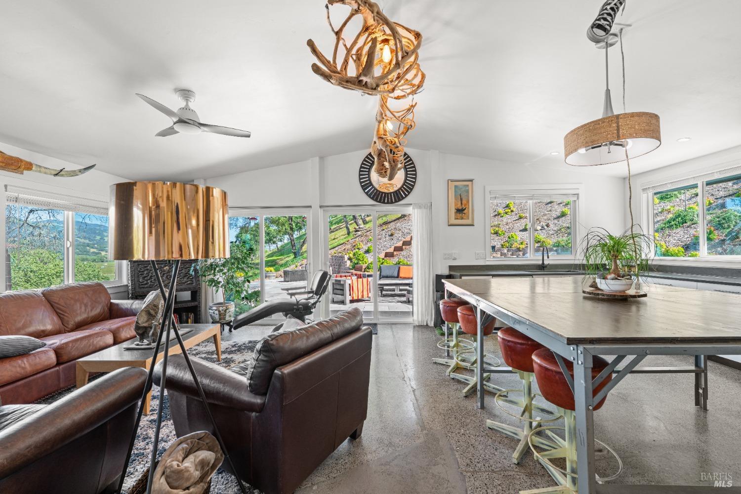 Detail Gallery Image 30 of 58 For 22855 Chianti Rd, Geyserville,  CA 95441 - 5 Beds | 3/1 Baths