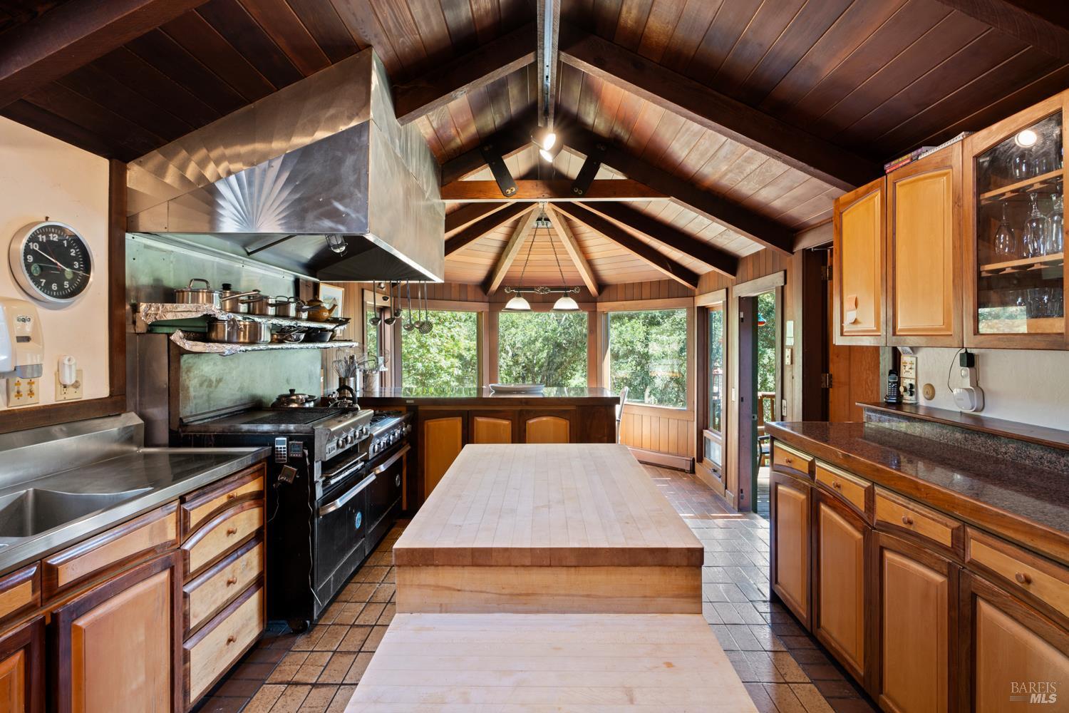 Detail Gallery Image 17 of 50 For 21200 Orr Springs Rd, Ukiah,  CA 95480 - – Beds | – Baths