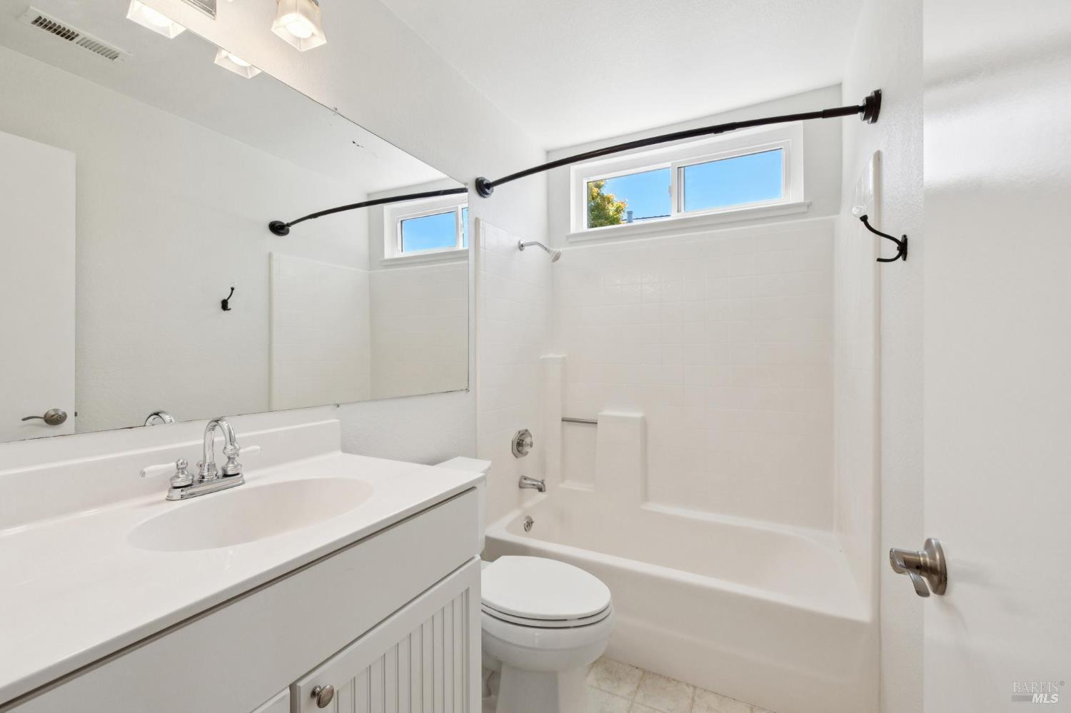 Detail Gallery Image 52 of 82 For 772 Barton Way, Benicia,  CA 94510 - 3 Beds | 2 Baths