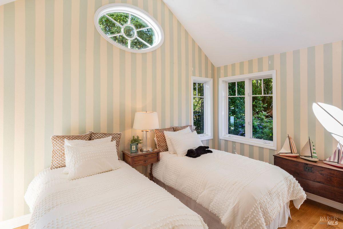 Detail Gallery Image 27 of 61 For 335 Golden Gate Ave, Belvedere,  CA 94920 - 4 Beds | 4/1 Baths