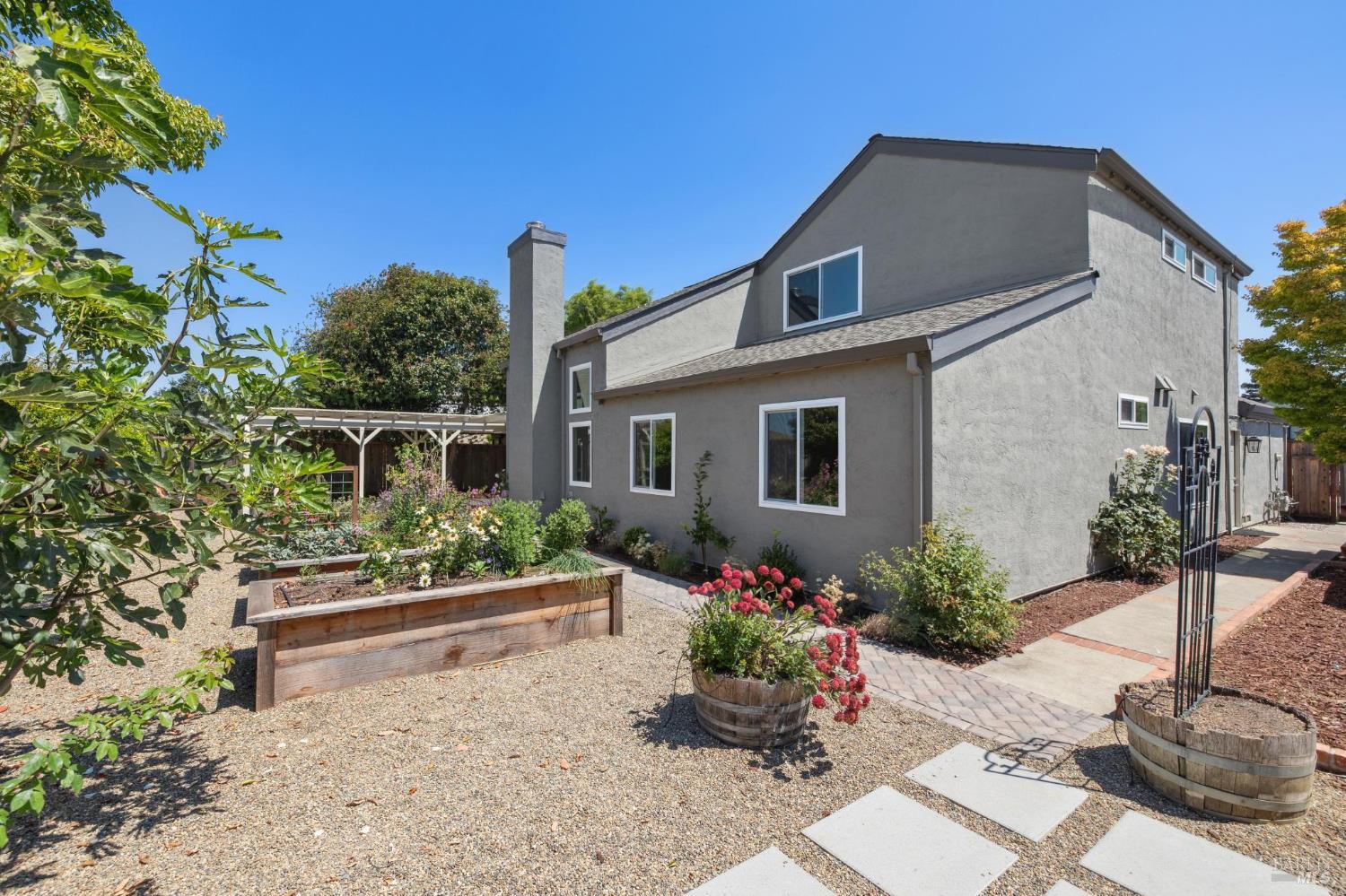 Detail Gallery Image 73 of 82 For 772 Barton Way, Benicia,  CA 94510 - 3 Beds | 2 Baths