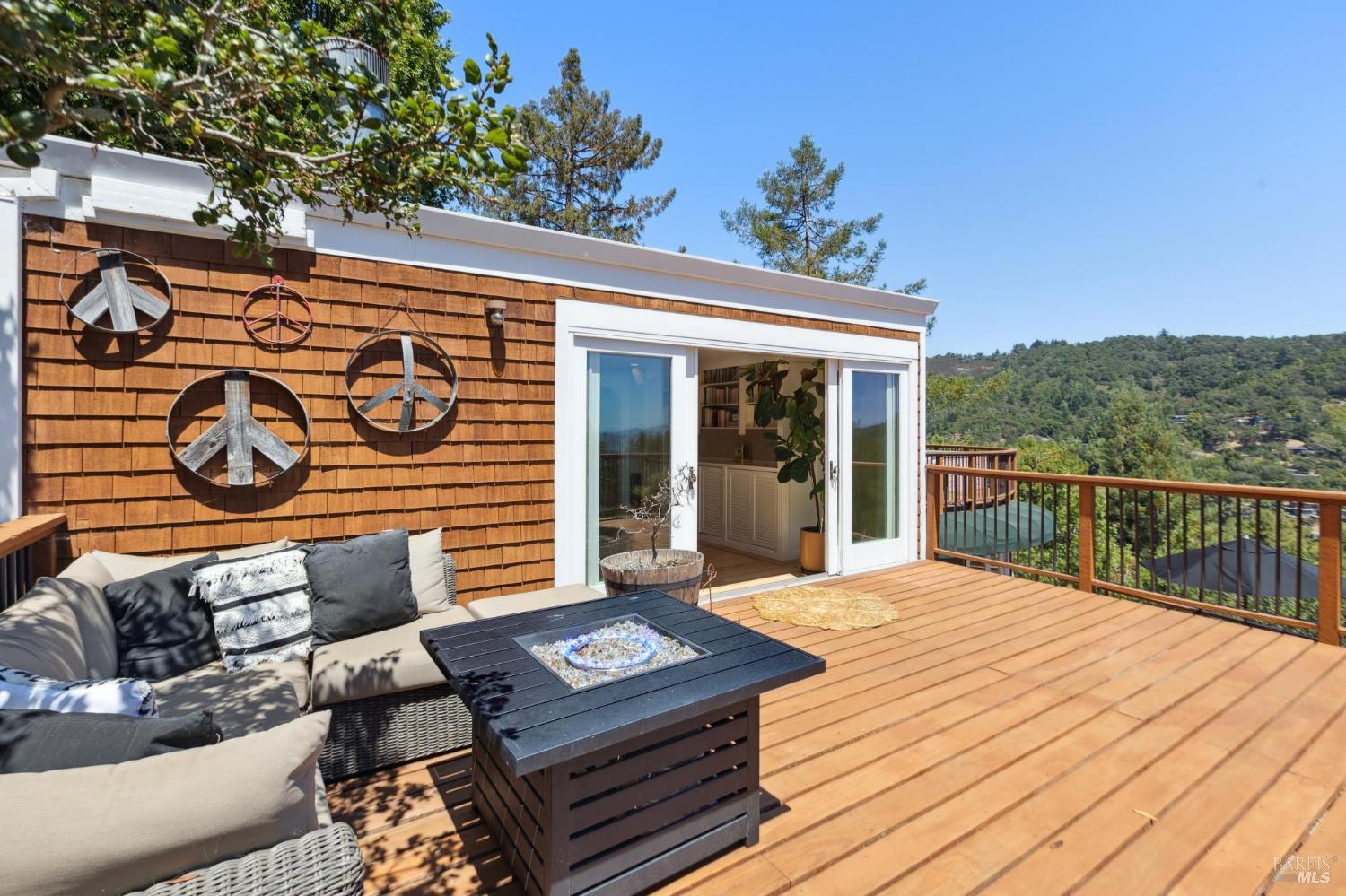 Detail Gallery Image 25 of 60 For 222 Marguerite Ave, Mill Valley,  CA 94941 - 4 Beds | 5 Baths